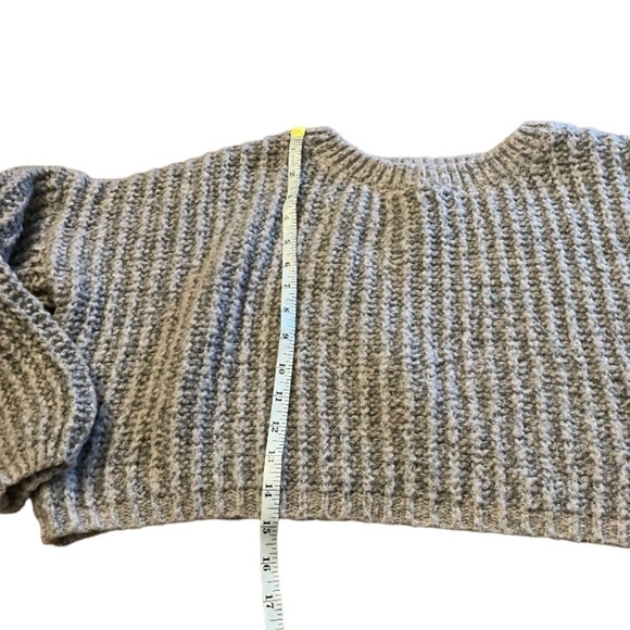 Gentle Fawn Cropped Sweater H - Picture 3 of 6